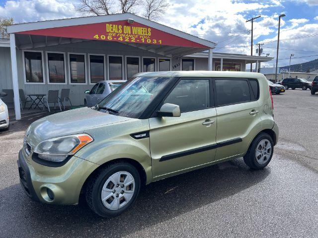 2013 Kia Soul Base (KNDJT2A57D7) with an 1.6L L4 DOHC 16V engine, Automatic transmission, located at 1821 N Montana Ave., Helena, MT, 59601, 46.603447, -112.022781 - Photo #0