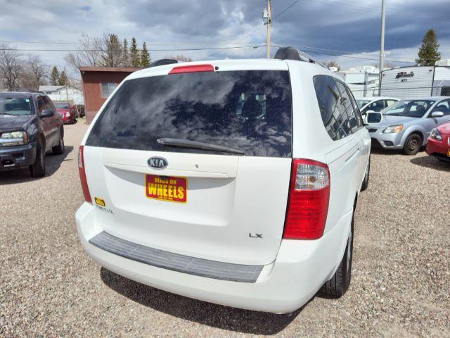 2008 Clear White Kia Sedona LX LWB (KNDMB233686) with an 3.8L V6 DOHC 24V engine, 5-Speed Automatic transmission, located at 4801 10th Ave S,, Great Falls, MT, 59405, 0.000000, 0.000000 - Photo #4