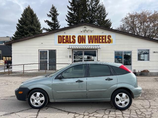 2005 Ford Focus ZX5 SES (3FAHP37N85R) with an 2.0L L4 DOHC 16V engine, located at 4047 Montana Ave., Billings, MT, 59101, 45.770847, -108.529800 - Photo #5