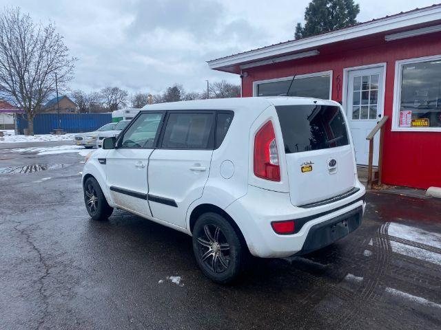 2012 Kia Soul Base (KNDJT2A58C7) with an 1.6L L4 DOHC 16V engine, 5-Speed Manual transmission, located at 601 E. Idaho St., Kalispell, MT, 59901, 0.000000, 0.000000 - Photo #1