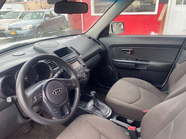 2012 Kia Soul Base (KNDJT2A58C7) with an 1.6L L4 DOHC 16V engine, 5-Speed Manual transmission, located at 601 E. Idaho St., Kalispell, MT, 59901, 0.000000, 0.000000 - Photo #2