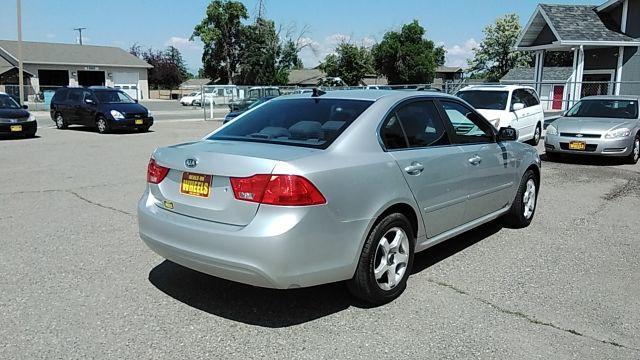 2010 Kia Optima LX (KNAGG4A80A5) with an 2.4L L4 DOHC 16V engine, 4-Speed Automatic transmission, located at 1821 N Montana Ave., Helena, MT, 59601, 46.603447, -112.022781 - Photo #4