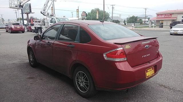 2010 Ford Focus SE Sedan (1FAHP3FN2AW) with an 2.0L L4 DOHC 16V engine, located at 1821 N Montana Ave., Helena, MT, 59601, 46.603447, -112.022781 - Photo #6
