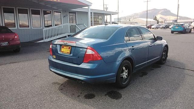 2010 Ford Fusion SE (3FAHP0HA3AR) with an 2.5L L4 DOHC 16V engine, located at 1821 N Montana Ave., Helena, MT, 59601, (406) 422-1031, 0.000000, 0.000000 - Photo #4