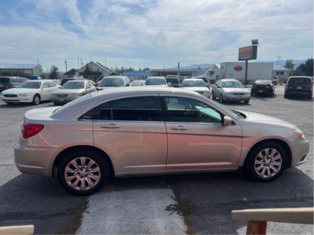 2014 Chrysler 200 LX (1C3CCBAB4EN) with an 2.4L L4 DOHC 16V engine, 6-Speed Automatic transmission, located at 601 E. Idaho St., Kalispell, MT, 59901, (406) 300-4664, 0.000000, 0.000000 - Photo #5