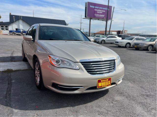 2014 Chrysler 200 LX (1C3CCBAB4EN) with an 2.4L L4 DOHC 16V engine, 6-Speed Automatic transmission, located at 601 E. Idaho St., Kalispell, MT, 59901, 0.000000, 0.000000 - Photo #6