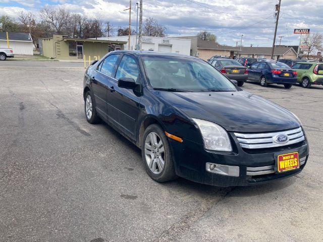 2007 Ford Fusion V6 SEL (3FAHP08117R) with an 3.0L V6 DOHC 24V engine, located at 4047 Montana Ave., Billings, MT, 59101, 45.770847, -108.529800 - Photo #3