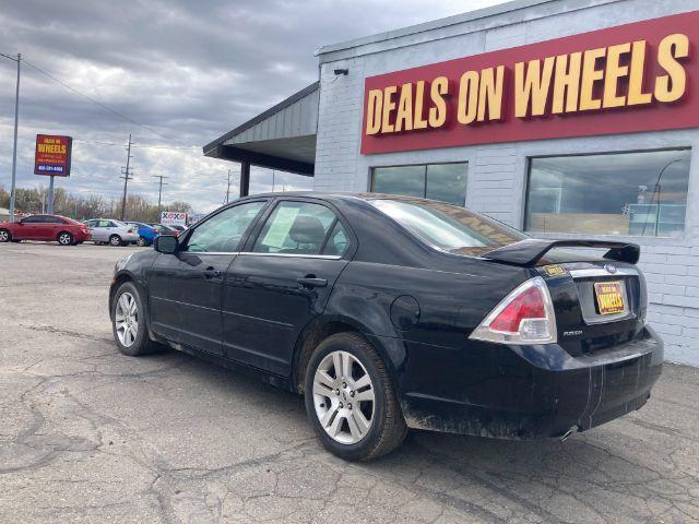 2007 Ford Fusion V6 SEL (3FAHP08117R) with an 3.0L V6 DOHC 24V engine, located at 4047 Montana Ave., Billings, MT, 59101, 45.770847, -108.529800 - Photo #4