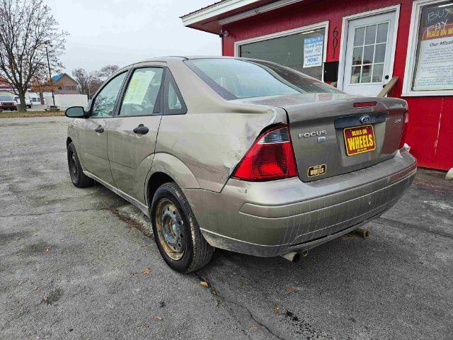 2005 Arizona Beige Metall Ford Focus ZX4 SE (1FAFP34N75W) with an 2.0L L4 DOHC 16V engine, located at 601 E. Idaho St., Kalispell, MT, 59901, 48.203983, -114.308662 - Photo #2