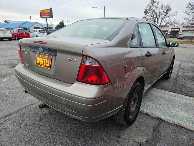 2005 Arizona Beige Metall Ford Focus ZX4 SE (1FAFP34N75W) with an 2.0L L4 DOHC 16V engine, located at 601 E. Idaho St., Kalispell, MT, 59901, 48.203983, -114.308662 - Photo #4