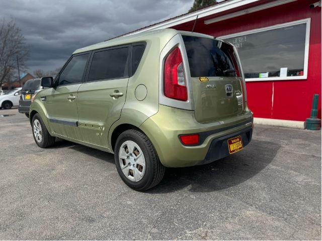2013 Kia Soul Base (KNDJT2A51D7) with an 1.6L L4 DOHC 16V engine, 5-Speed Manual transmission, located at 601 E. Idaho St., Kalispell, MT, 59901, (406) 300-4664, 0.000000, 0.000000 - Photo #2