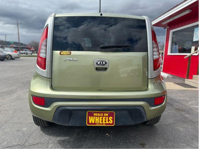 2013 Kia Soul Base (KNDJT2A51D7) with an 1.6L L4 DOHC 16V engine, 5-Speed Manual transmission, located at 601 E. Idaho St., Kalispell, MT, 59901, 48.203983, -114.308662 - Photo #3