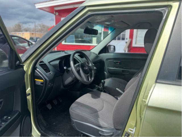 2013 Kia Soul Base (KNDJT2A51D7) with an 1.6L L4 DOHC 16V engine, 5-Speed Manual transmission, located at 601 E. Idaho St., Kalispell, MT, 59901, 48.203983, -114.308662 - Photo #8