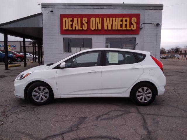 2016 Hyundai Accent SE 5-Door 6A (KMHCT5AE0GU) with an 1.6L L4 DOHC 16V engine, 6-Speed Automatic transmission, located at 4047 Montana Ave., Billings, MT, 59101, 45.770847, -108.529800 - Photo #9