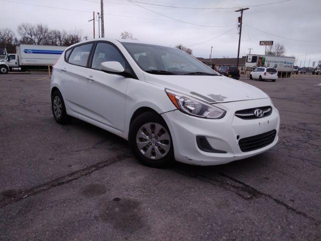 2016 Hyundai Accent SE 5-Door 6A (KMHCT5AE0GU) with an 1.6L L4 DOHC 16V engine, 6-Speed Automatic transmission, located at 4047 Montana Ave., Billings, MT, 59101, 45.770847, -108.529800 - Photo #2