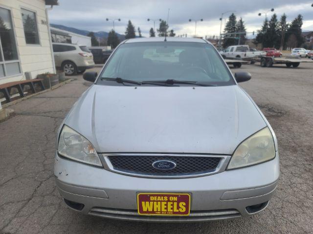 2005 CD Silver Metallic Ford Focus ZX5 SE (3FAFP37N45R) with an 2.0L L4 DOHC 16V engine, located at 1800 West Broadway, Missoula, 59808, (406) 543-1986, 46.881348, -114.023628 - Photo #1