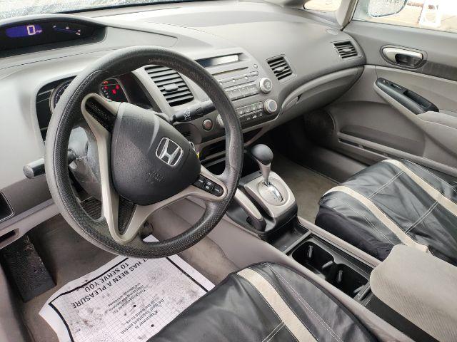 2009 Honda Civic LX Sedan 5-Speed AT (2HGFA16519H) with an 1.8L L4 SOHC 16V engine, 5-Speed Automatic transmission, located at 1800 West Broadway, Missoula, 59808, (406) 543-1986, 46.881348, -114.023628 - Photo #4