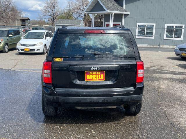 2016 Jeep Patriot Sport 2WD (1C4NJPAB7GD) with an 2.4L L4 DOHC 16V engine, located at 1821 N Montana Ave., Helena, MT, 59601, 46.603447, -112.022781 - Photo #4